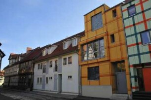 Quedlinburg - Schmale Straße : Die "Kasperhäuser", Lückenbebauung in der Schmalen Straße. Bau-Unsinn, aufgenommen am 16. Oktober 2012 in Quedlinburg