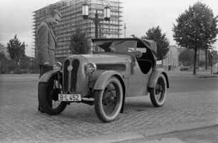 In Berlin-Charlottenburg mit BMW-Dixi und Horst