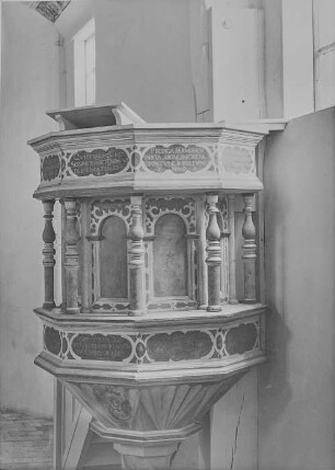 Repros Petershain - Kirche : Petershain. Kirche. Kanzel