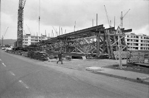 Bau einer Fußgängerbrücke über die Herrenalber Straße in Höhe der Battstraße