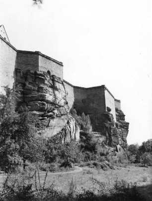 Königstein (Sächsische Schweiz). Festung. Festungsmauer (Teilansicht). Stadtseite