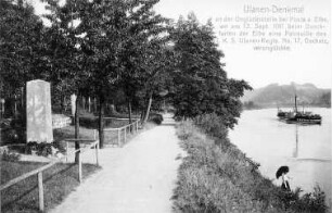 Pirna-Posta. Ulanen-Denkmal - Elbe mit Dampfer