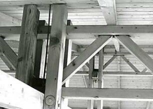 Hansjakob, Gottfried; München, Westpark; IV. Internationale Gartenbau-Ausstellung 1983 (IGA), Mollgelände - Holzpavillon (Innenansicht), Dachstuhl (Detail)