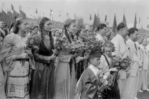 Eröffnung der III. Weltfestspiele der Jugend und Studenten im Walter Ulbricht-Stadion in Berlin : Teilnehmer der Weltfestspiele