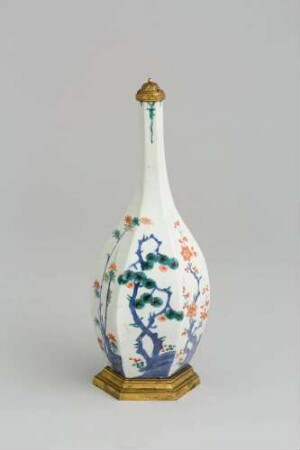 montierte Sakeflasche