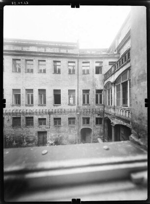 Dresden-Neustadt, Köpckestraße (Große Meißner Straße) 15. Ehem. Kollegienhaus (1723-1724; J. G. Gebhardt). Erster (Großer) Hof (westlicher Seitenflügel)