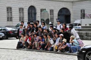 Gruppenbild am Josefsplatz in Wien