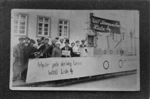 Dresden-Übigau, Rethelstraße 47 c. Reproduktion einer Fotografie "Reichstagswahl 1933 - Wählt Kommunisten Liste 4", die auf dem Treffen von Parteiveteranen im Garten von Schloß Übigau gezeigt wurde