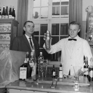 Marburg. Auszubildende der Hotelfachklasse