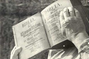 Alte Bibel aus Kreckwitz : Gesellschaftliche Volkskultur. Ort: Krakecy / Kreckwitz. Bibel (1728)