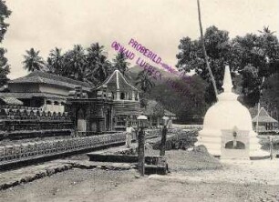Kandy, Sri Lanka: Zahntempel mit Stupa