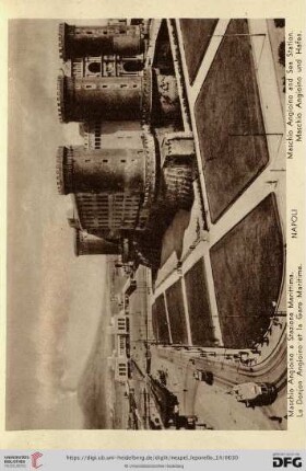 Napoli – Maschio Angioino e Stazione Marittima. – Le Donjon Angioino et la Gare Maritime. – Maschio Angioino and Sea Station. – Maschio Angioino und Hafen.