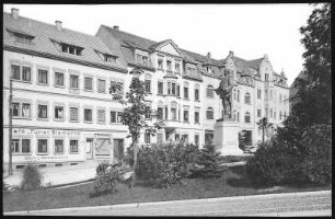 Nossen. Bismarckstraße mit Bismarckdenkmal