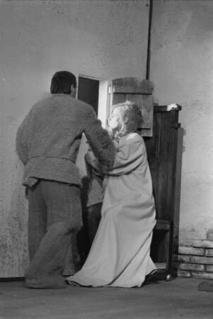 Szenenbilder aus "Don Quichote", Schauspiel von Michail Bulgakow nach Miguel de Cervantes. Theater der Freundschaft Berlin, DDR-Erstaufführung 22.06.1974