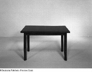 Eßtisch (Modell K 326)
