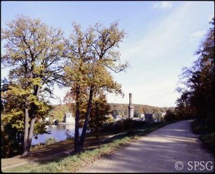 Potsdam, Park Babelsberg, Zufahrtsdrive, Blick auf das Maschinenhaus und Klein-Glienicke.