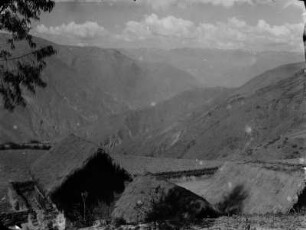 Ternambuco bei Aucapata : Hütten in einer Berglandschaft