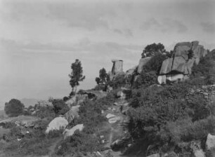 Felsformationen : Felsformationen nahe des koptischen Klosters Debre Bizen