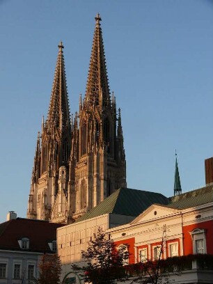 Türme des gotischen Domes Sankt Peter