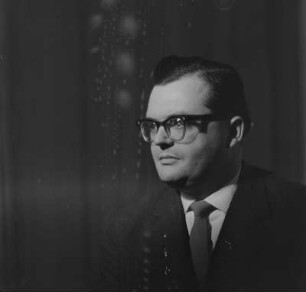 Porträt des Kammersängers Günther Leib