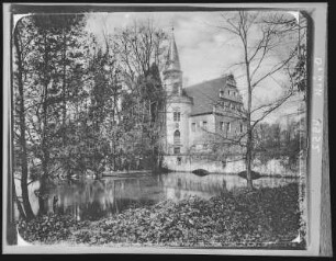 Oberau. Schloss mit Schlossteich