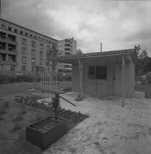 Ausstellung "Kleingarten - Siedlung - Landwirtschaft" am Festplatz.