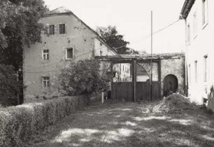 Toranlage : Gutshof (1855). Nebengebäude und Toranlage