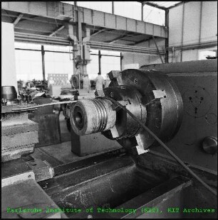 Kompressor des Elektronen-Ring-Beschleunigers Smokatron am Institut für Experimentelle Kernphysik (IEKP)