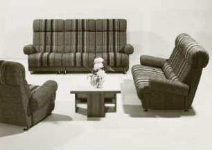 Couchtisch : Sitzgruppe "Brokat" (1973; Polstermöbelkombinat Oelsa-Rabenau (PMK)). Ansicht mit Couchtisch