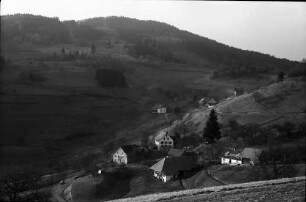 Endenburg: Blick von der Höhe von Lehnacker auf Ortsteil Kirchhausen, Endenburg