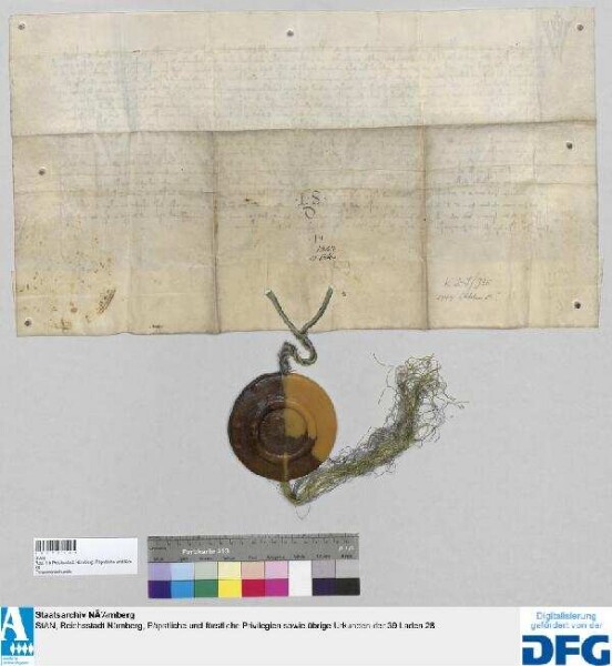 Kaiser Ludwig belehnt Chunrad den Waltstromeyr, Chunrad, dessen Sohn, und des letztgenannten Chunrad Söhne mit dem Forstmeisteramt über des Reiches Forst zu Nürnberg, nach deren Abgang solle das weibliche Geschlecht und nach Aussterben aller Söhne und Töchter des Waldstromerschen Geschlechtes sollen Heinrich Pfintzings Kinder, Söhne und Töchter, zur Nachfolge berufen sein; zugleich erteilt er den Vormündern der Waldstromerschen und Pfintzingschen Kindern, Konrad Groß, Schultheiß zu Nürnberg, Philipp Groß, dessen Bruder, Berchtolt dem Pfintzing, Konrad dem Stromer, Bürgern zu Nürnberg, und Friedrich Ebner, dem Landschreiber, die Mitbelehnung. - Sieger: der Aussteller.