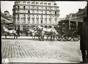 Paris. Cour de Rome. Pferdebahn vor dem Grand Hotel Terminus