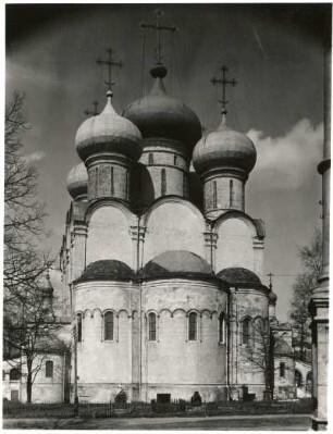 Moskau, Russland. Neues Jungfrauenkloster (Nowodewitschi-Kloster). Smolenski-Kathedrale (1524), Ostseite mit Apsiden