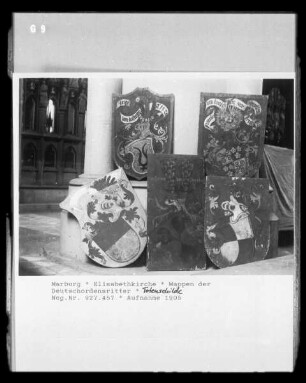 Totenschilde der Deutschordensritter in der Elisabethkirche