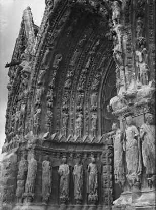 Nördliches Westportal — Nördliche Archivolten
