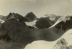 Italien. Ortlergruppe. Königsspitze (3857 m) von der Geisterspitze (3476 m) gesehen