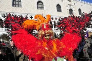 Karneval in Venedig : Aufgenommen am Karnevaldienstag, dem 21. Februar 2012, am Markusplatz in Venedig