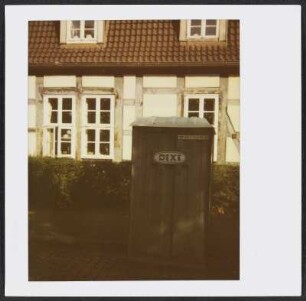 Mobile Toilettkabine in den Herrenhäuser Gärten in Hannover