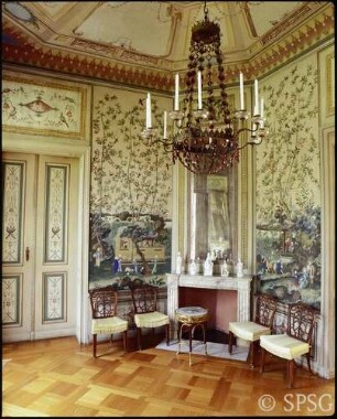 Berlin, Schloss Charlottenburg, Neuer Flügel, Sommerwohnung Friedrich Wilhelms II., Speisezimmer, R. 320, Blick in Kaminecke.