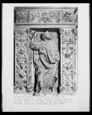 Retabel, Detail links: Apostel Petrus