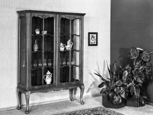 Vitrinenschrank