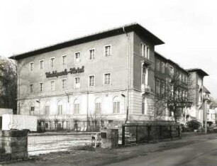 Dresden-Blasewitz, Prellerstraße 16. Waldparkhotel (1885). Ansicht von Süden