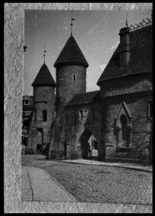 Reval, Tallinn: die Lehmpforte [Reproduktion eines Fotos]
