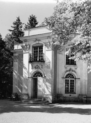 München-Nymphenburg. Pagodenburg (1716/1719; J. Effner). Eingangsseite