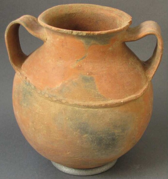 Clay vessel