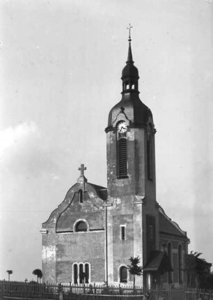 Einsiedel-Berbisdorf. Dorfkirche Berbisdorf. Ansicht von Südwesten