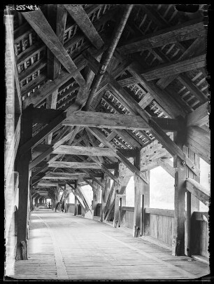 Säckingen: überdeckte Rheinbrücke