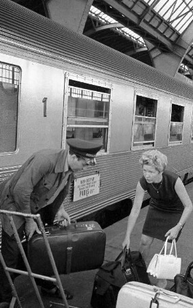 Mozart-Express im Karlsruher Hauptbahnhof.