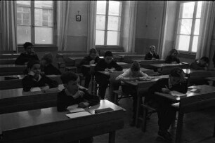 Aufnahmeprüfung für die künftigen Sextaner und Mittelschüler.