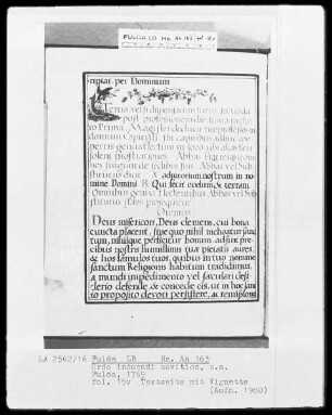 Ordo induendi novitios und anderes — Gerahmte Textseite mit Vignetten, Folio 15verso